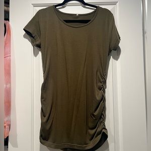 3 unbranded maternity shirts. Size L. They are super soft and stretchy